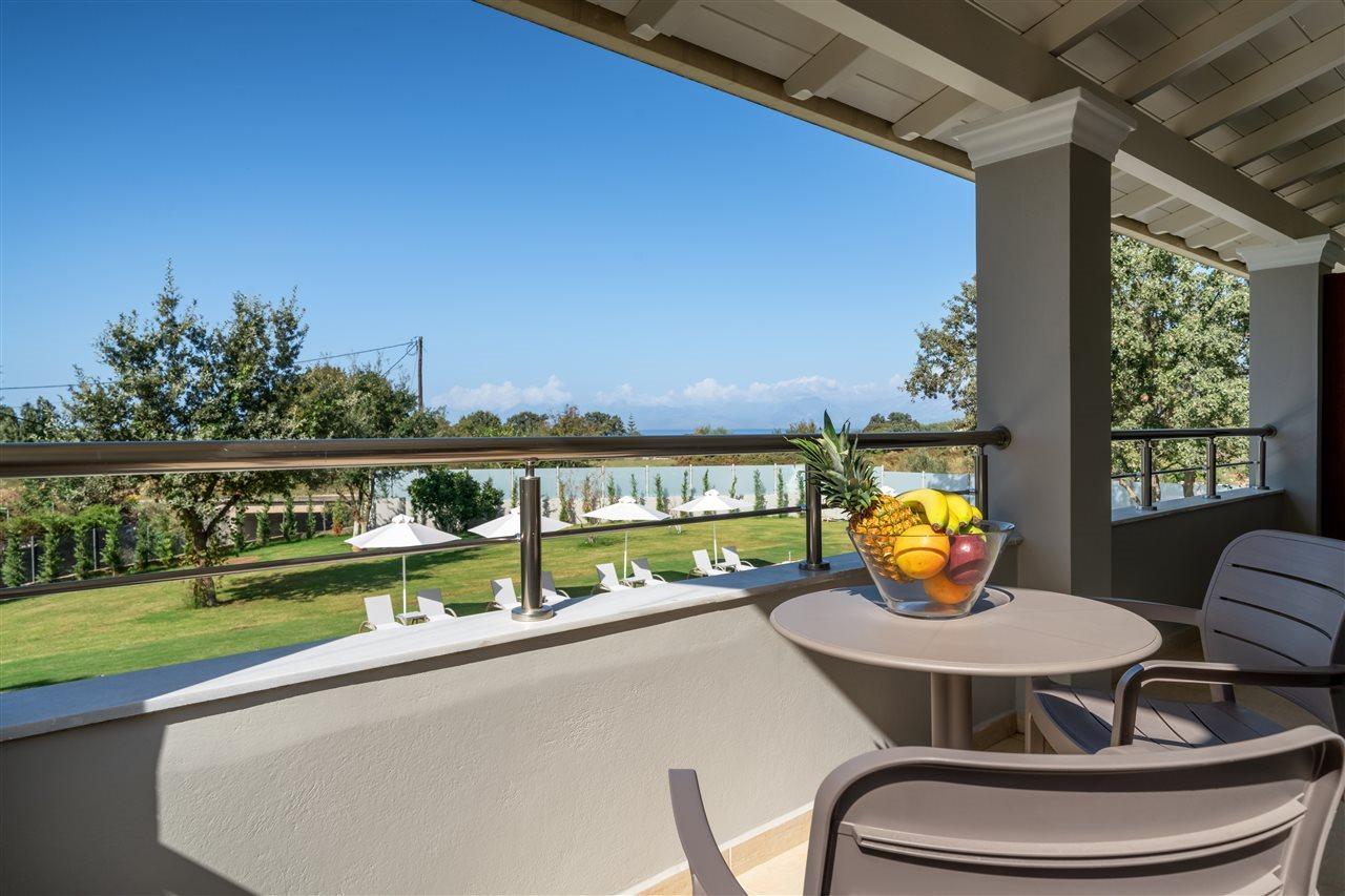 Karavos Apartments Ахарави Екстериор снимка